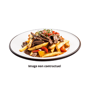 Lomo Saltado Un plat emblématique de la fusion péruvienne et chinoise. Des émincés de bœuf tendres sautés avec des oignons croquants, parfumés au cilantro frais. Le tout est agrémenté de pommes frites croustillantes et servi sur un lit de riz moelleux. Chaque bouchée est un mélange harmonieux de saveurs et de textures, reflétant la richesse de la cuisine péruvienne.